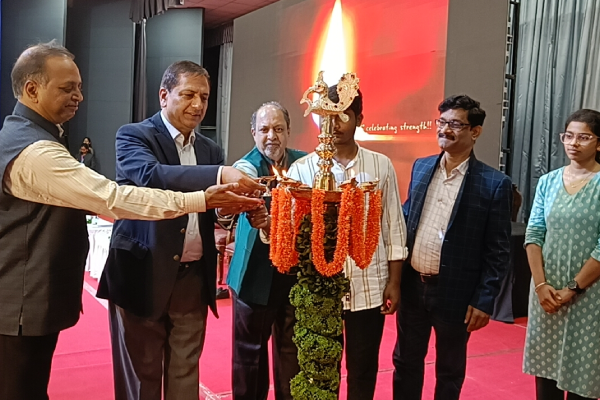 Pharmacy Faculty Shines: Dr. Saraswathy G R Bags Best Presentation Award at EURODURG-2025